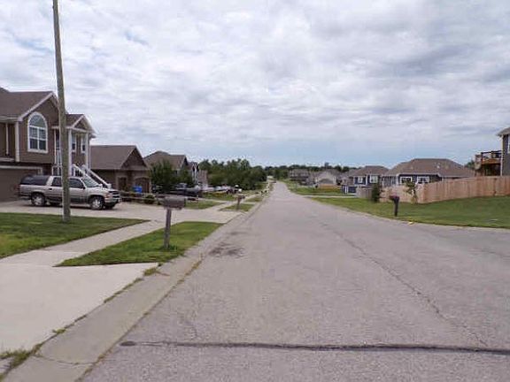 4th image of 2700 Sycamore Ct