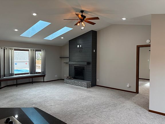 3rd image of 26 Arrowhead Pass