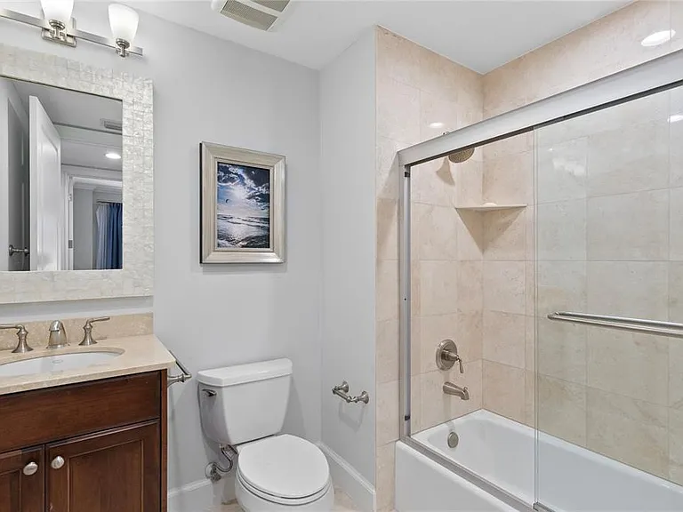 300 Beach Dr NE #302 — Photo 22
