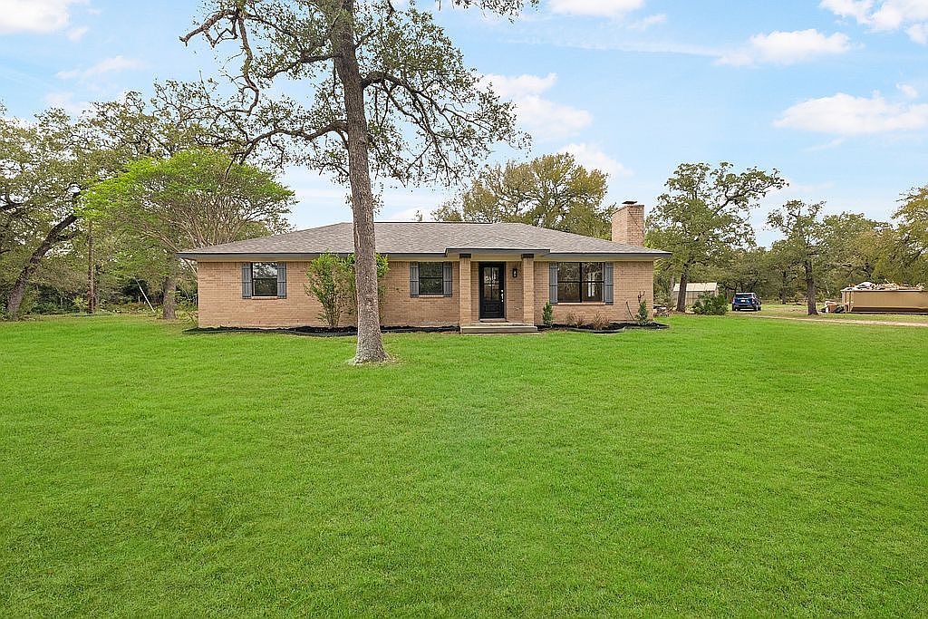 391 County Road 423, Somerville, TX 77879