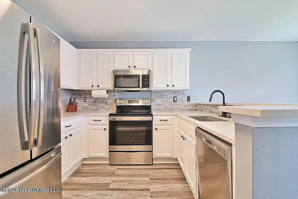 3 bed, 2.0 bath, 1140 sqft, $1,500 — Photo 3