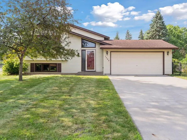 1392 Jonquil Ln, White Bear Township, MN 55110