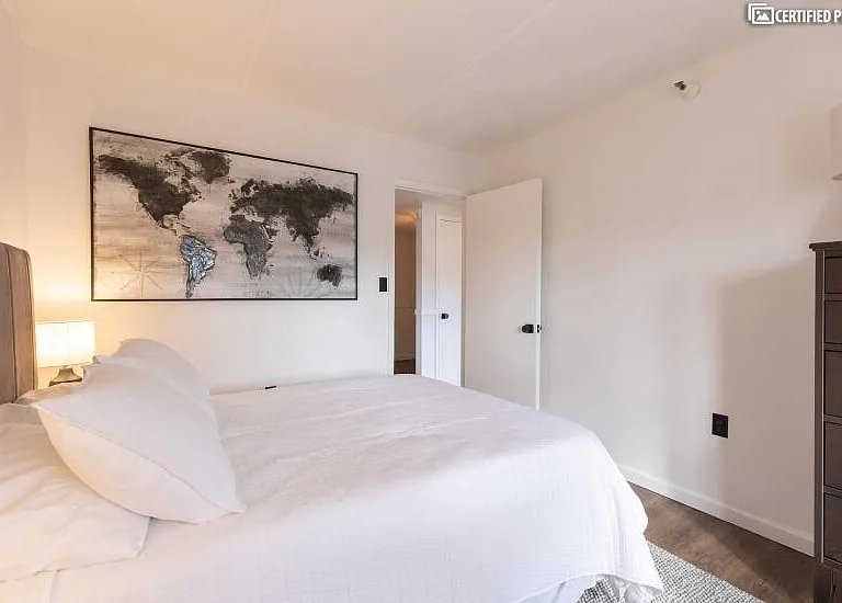 205 Mineola Blvd #2I — Photo 18