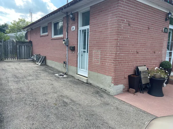 228 Anzac Rd, Richmond Hill, ON L4C 3G8