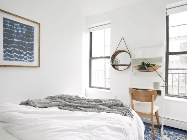 481 Chauncey Street image 13 of 17