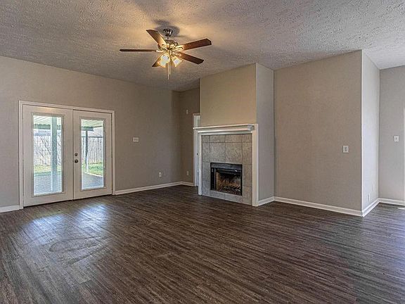 3rd image of 5612 Countryaire St