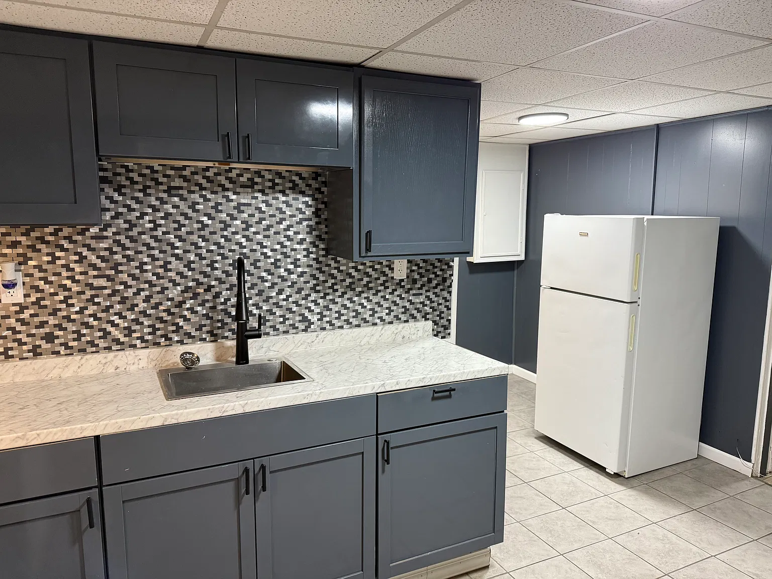 201 Center Ave — Photo 1