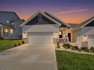 2136 SW Osage Dr, Lees Summit, MO 64082