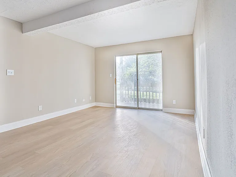 The Eastern Apartments — Photo 10