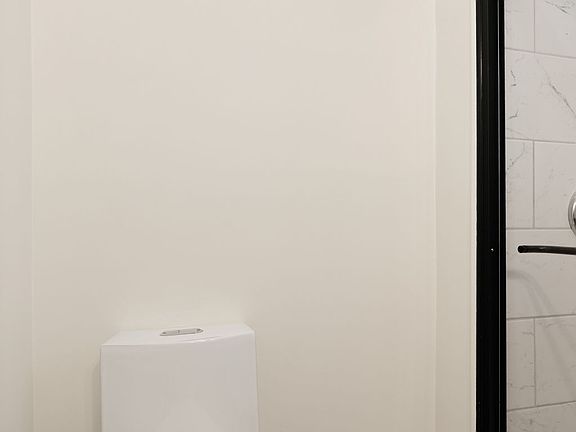 3rd image of 1207 E Spring St #1