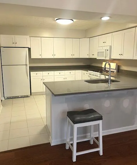 264 N White St — Photo 4