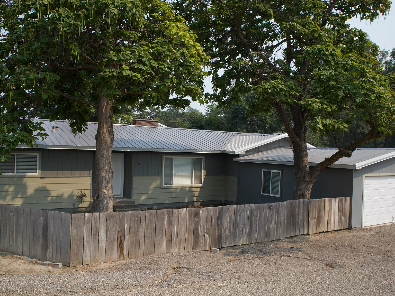 5 bed, 1951 sqft, $2,250 — Photo 1