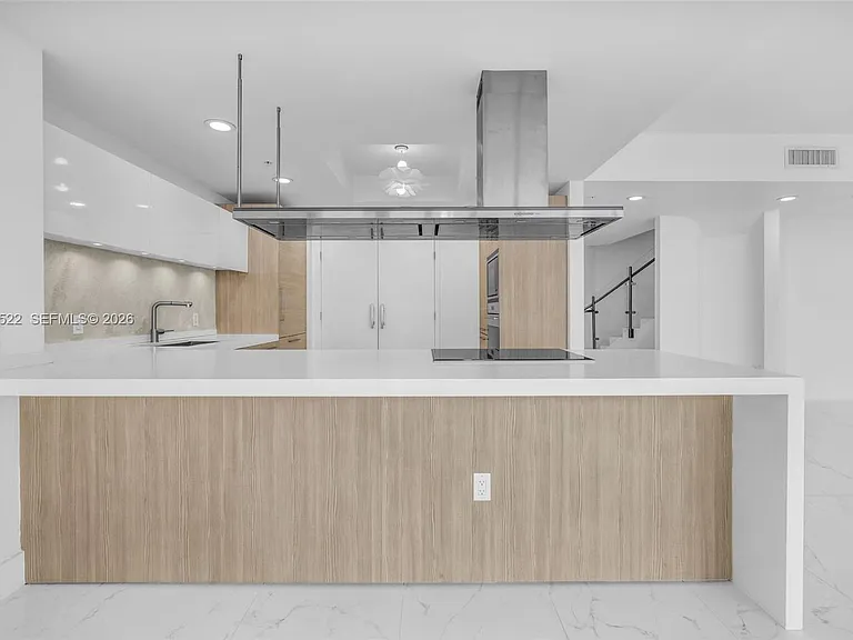 17111 Biscayne Blvd #411 — Photo 13