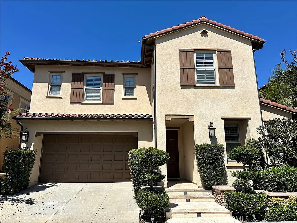 4 bed, 3294 sqft, $7,600 — Photo 1