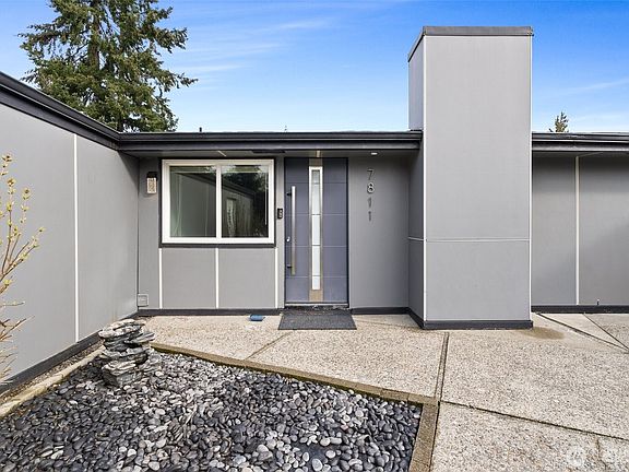 3rd image of 7811 Oakridge Drive SW