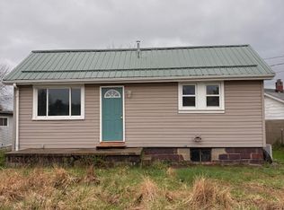 697 Rabbit Hill Rd, Wellsburg, WV 26070