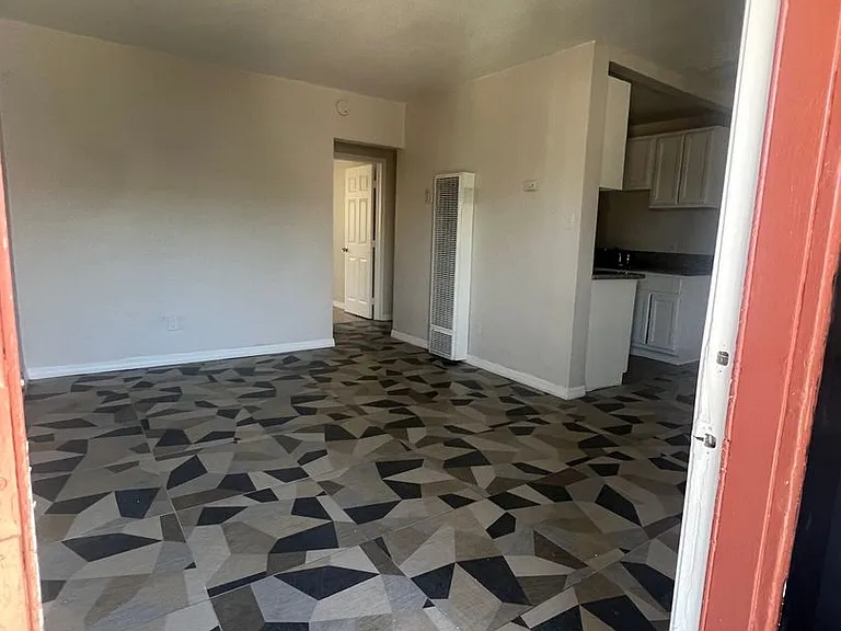 1214 W. Brook St — Photo 7