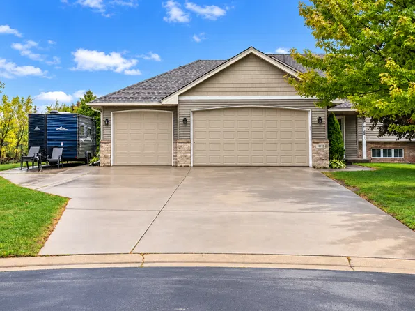 9711 Woodcrest Ct, Monticello, MN 55362