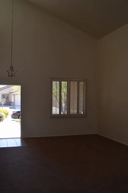 4 bed, 2289 sqft, $2,350 — Photo 3