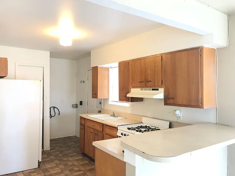308 Babcock Rd — Photo 4