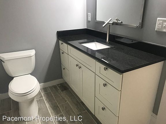 2nd image of 1076 Michigan Ave