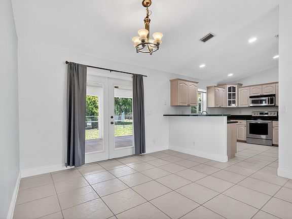 5th image of 780 Orchid Drive