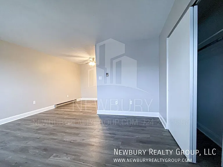 25 Sunbury Est — Photo 2