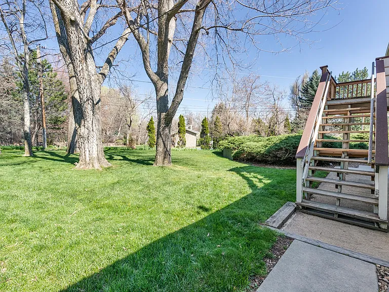 565 Jack Pine Ct — Photo 36