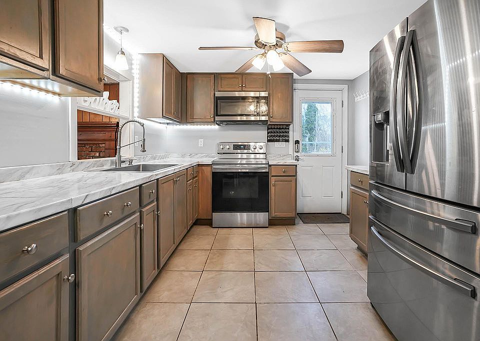 1st image of 132 Homestead Ln