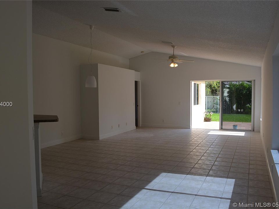 1st image of 4273 Greenbriar Ln