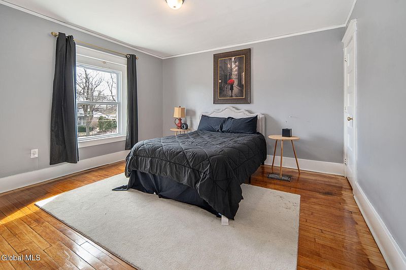 5th image of 505 Bedford Road
