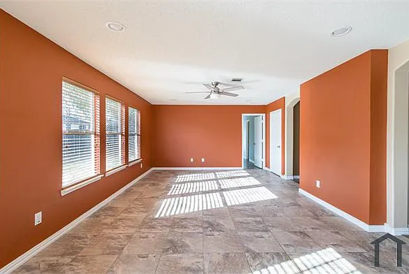 1008 Lake Trail Dr — Photo 4
