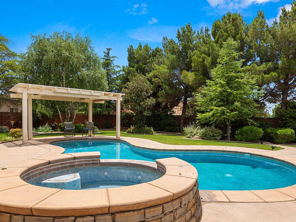 1st image of 1530 S Southern Trails Cir