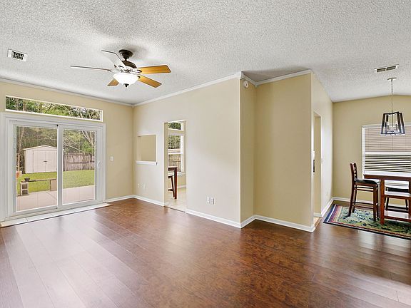 3rd image of 281 Sondra Cove Trl E