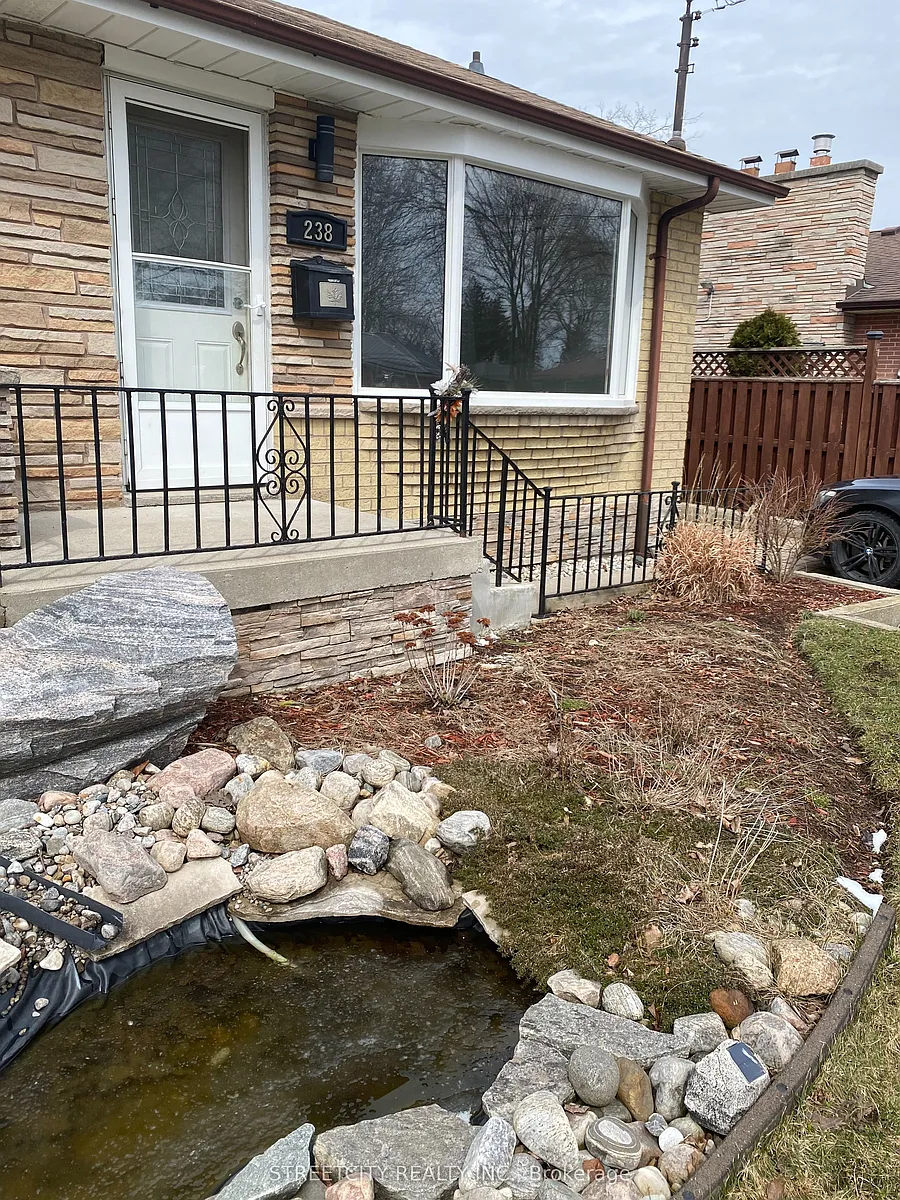 Building Photo - 238 Burnside Dr