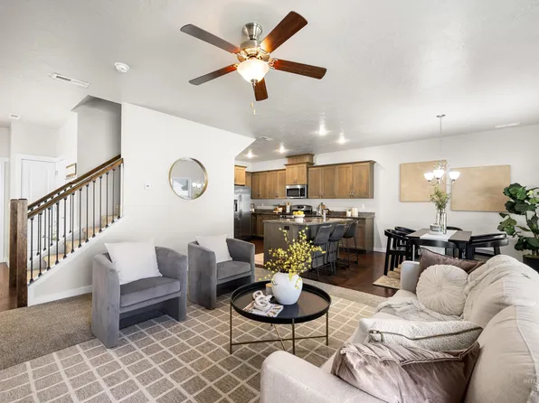 9176 W Tillamook Dr, Boise, ID 83709