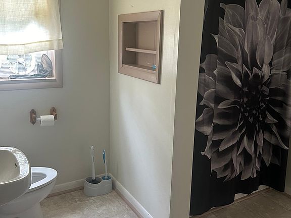 3rd image of 108 S 1st St #2