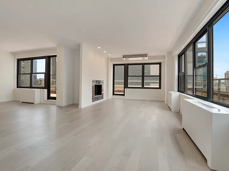 355 E 72nd St #1 — Photo 20