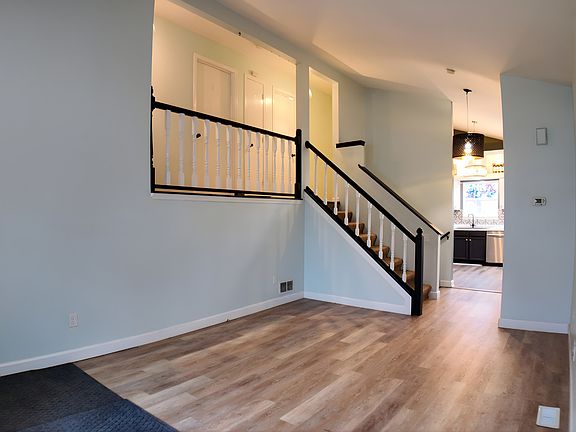 3rd image of 2223 New York St