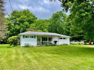 1139 Hubbard Thomas Rd, Hubbard, OH 44425