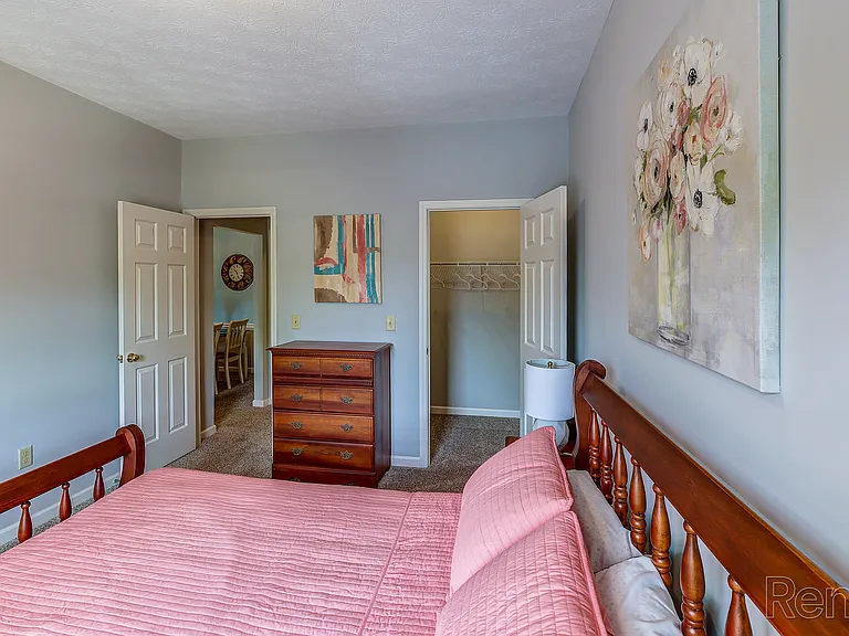 Georgetown Oaks Apartments — Photo 36