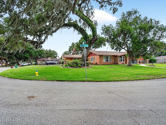 5th image of 1950 Bedford Dr