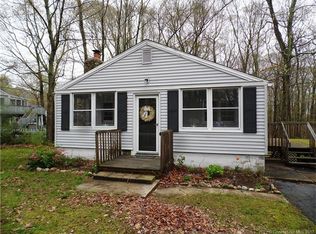87 Oakwood Rd, Niantic, CT 06357