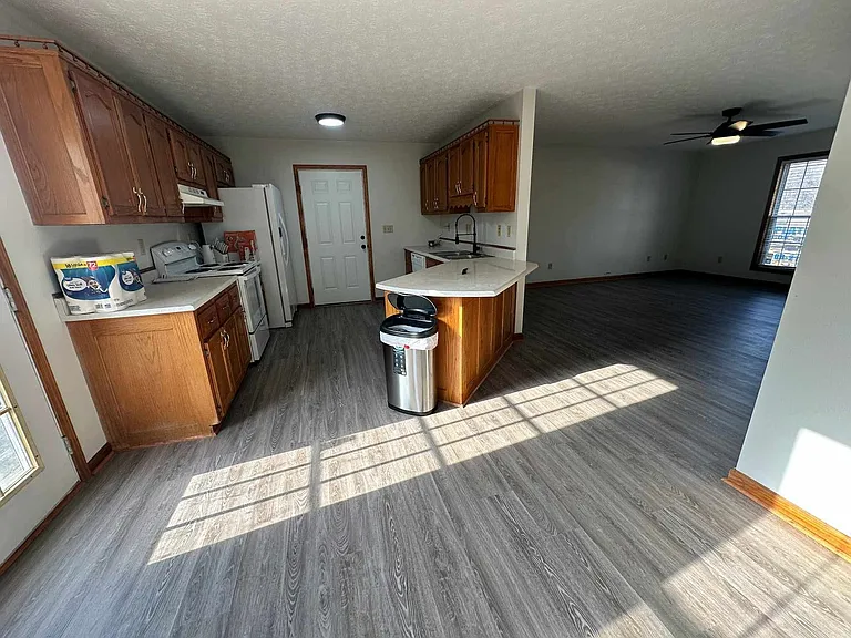 103 Gardenia Dr — Photo 4