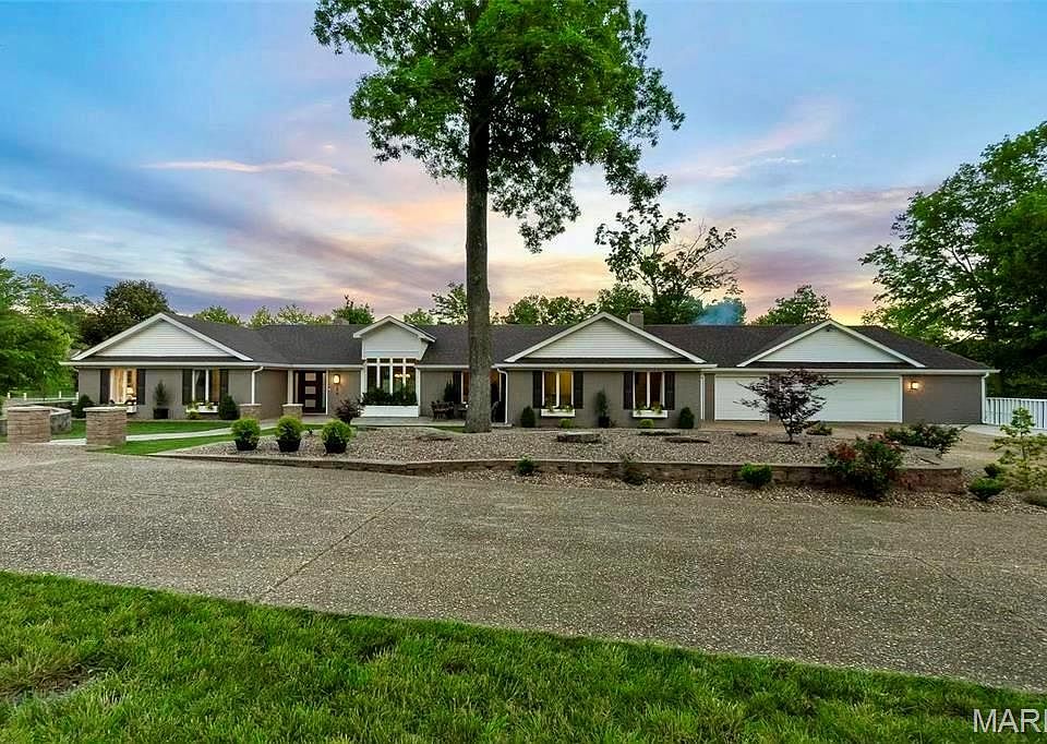 1st image of 298 Garnet Ln
