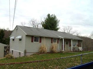 56220 1st St, Bellaire, OH 43906