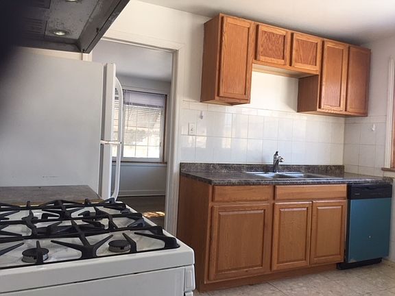 3rd image of 7845 Crawford Ave