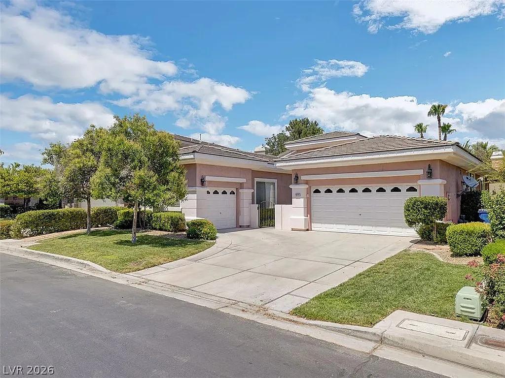 4 bed, 3.0 bath, 2973 sqft, $4,800 — Photo 4