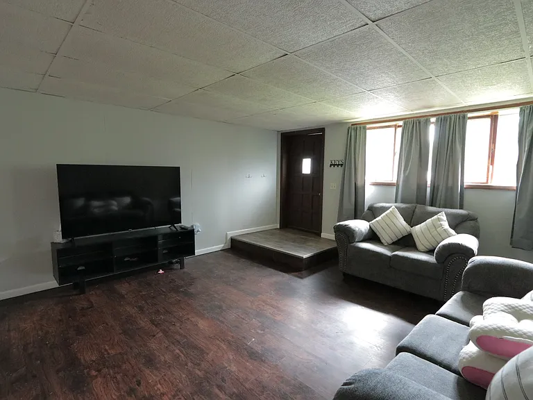 238 Quaker St #A — Photo 1