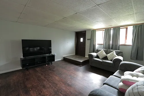 238 Quaker St #A Photo 1